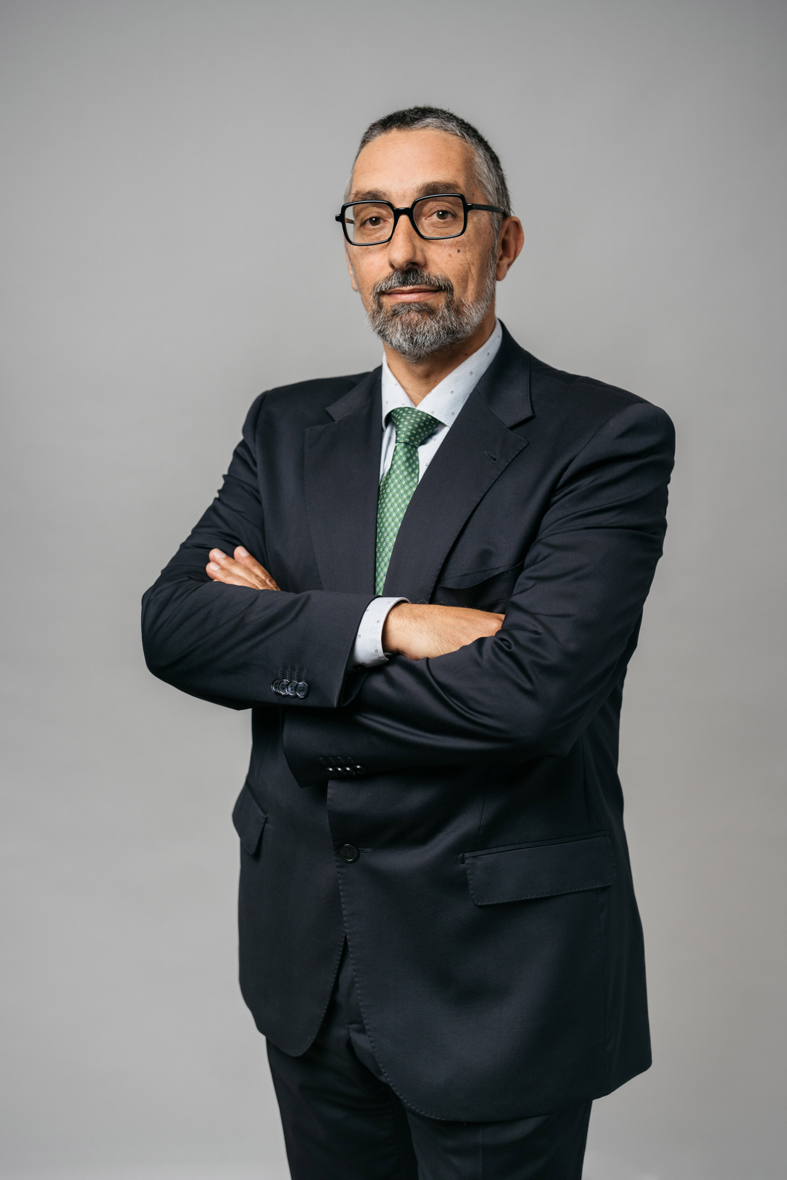César Vila Lledó es asociado en Muñoz Fresco. Se detallan su formación, áreas de especialización y aportación al equipo.